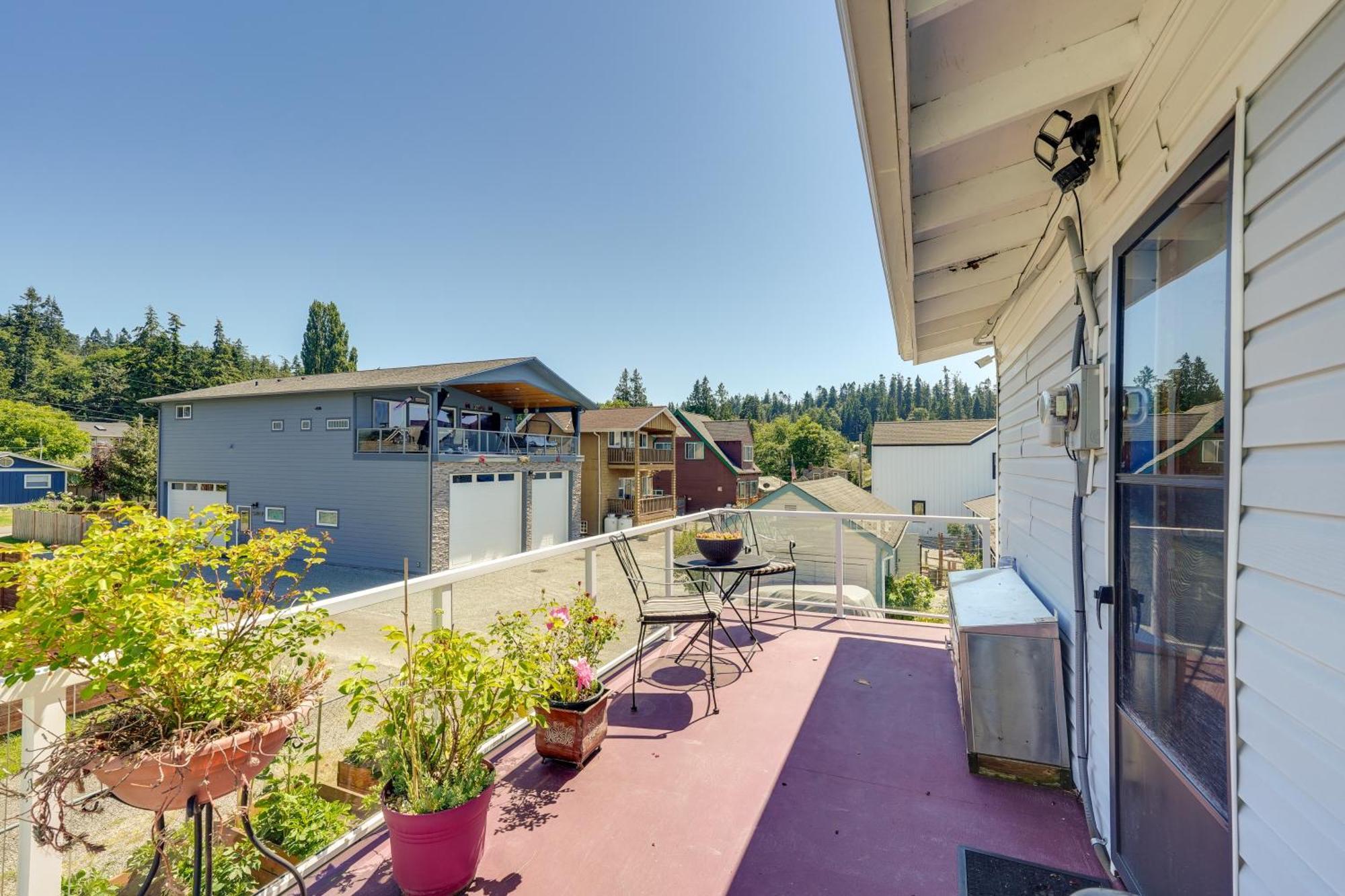 Camano Home With Ocean-View Deck - Walk To Water! Exterior photo