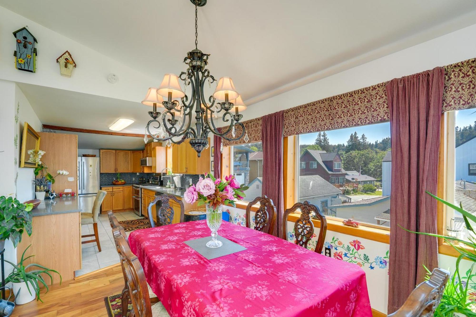 Camano Home With Ocean-View Deck - Walk To Water! Exterior photo