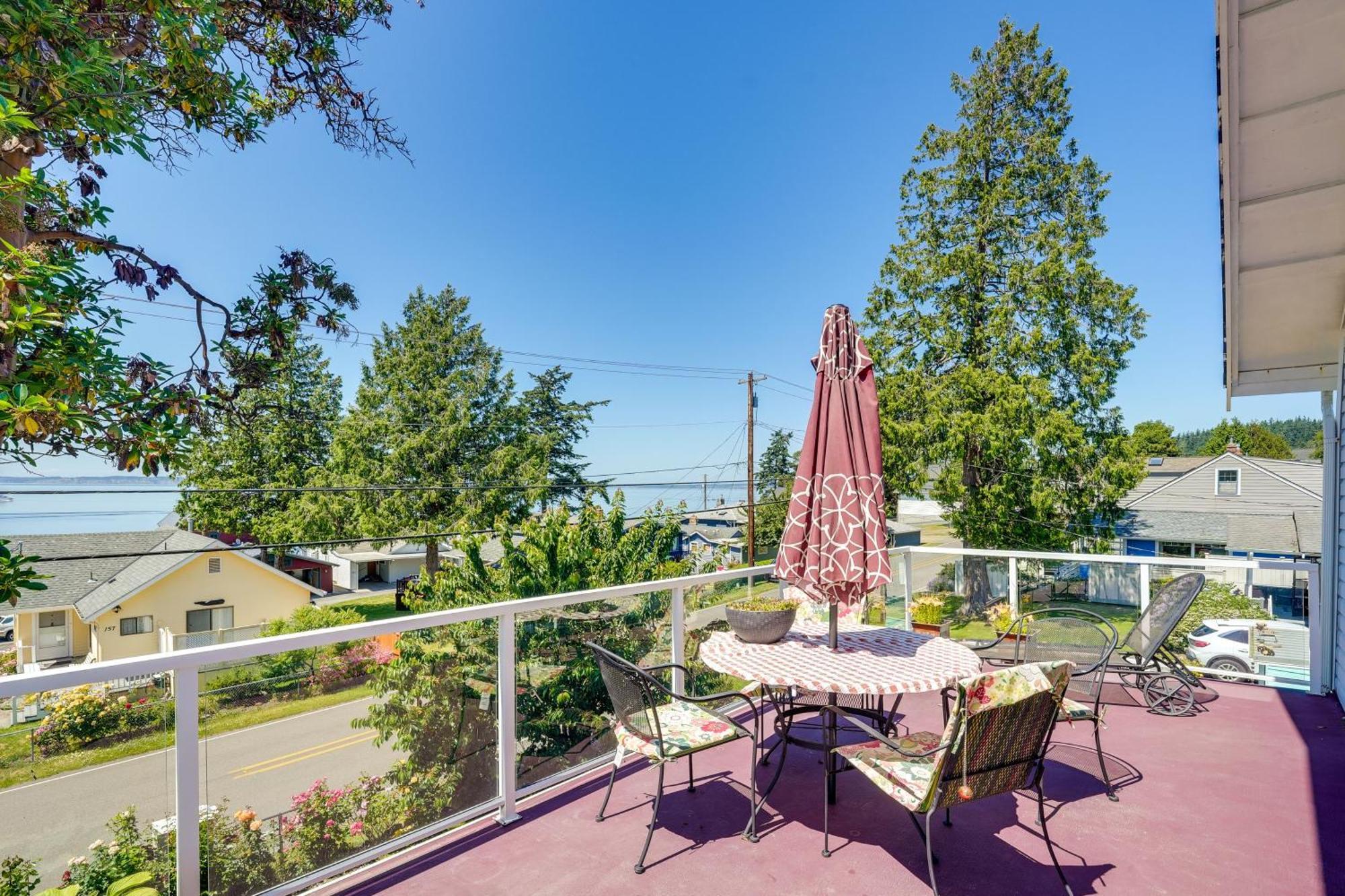 Camano Home With Ocean-View Deck - Walk To Water! Exterior photo