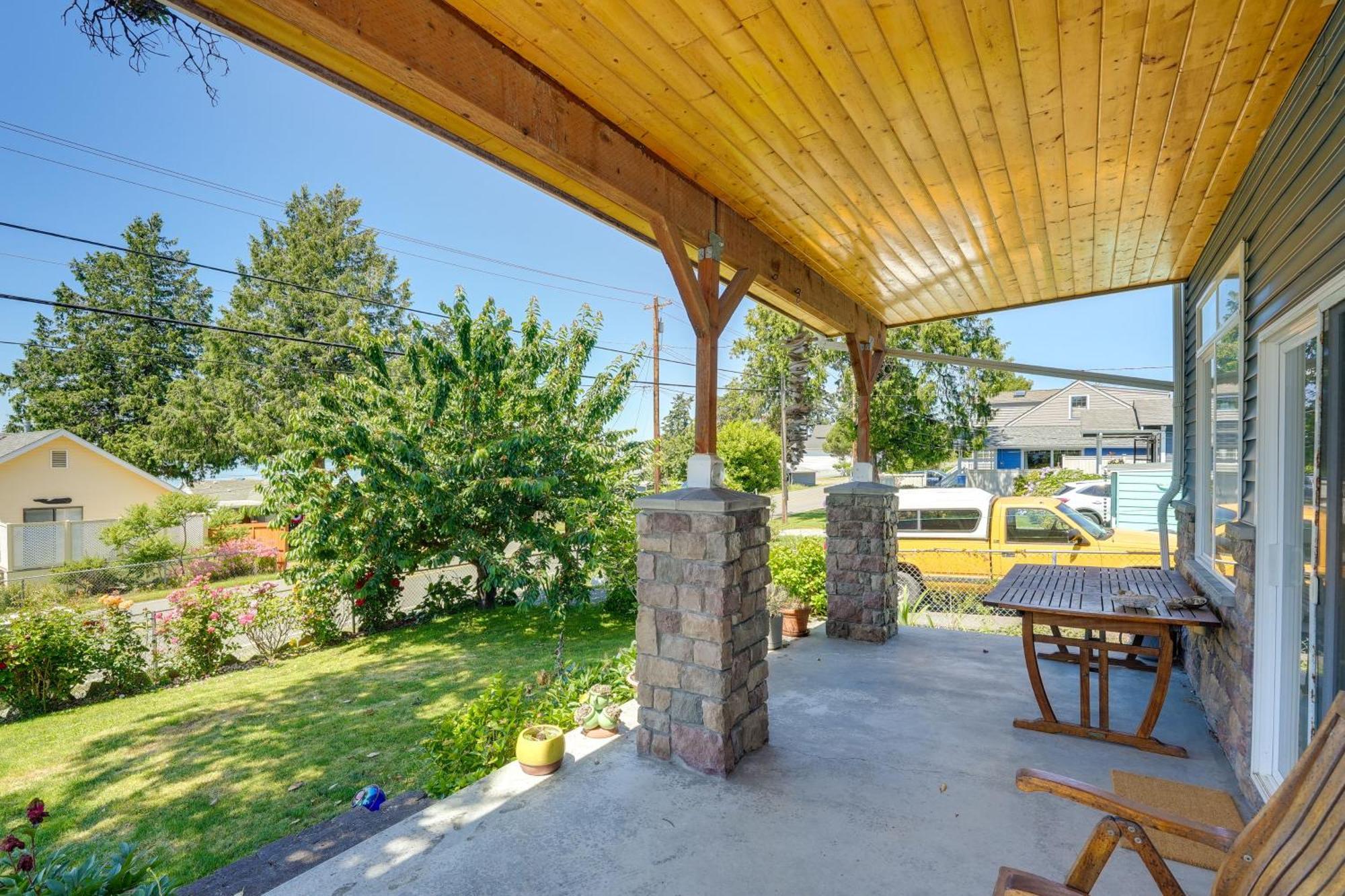 Camano Home With Ocean-View Deck - Walk To Water! Exterior photo