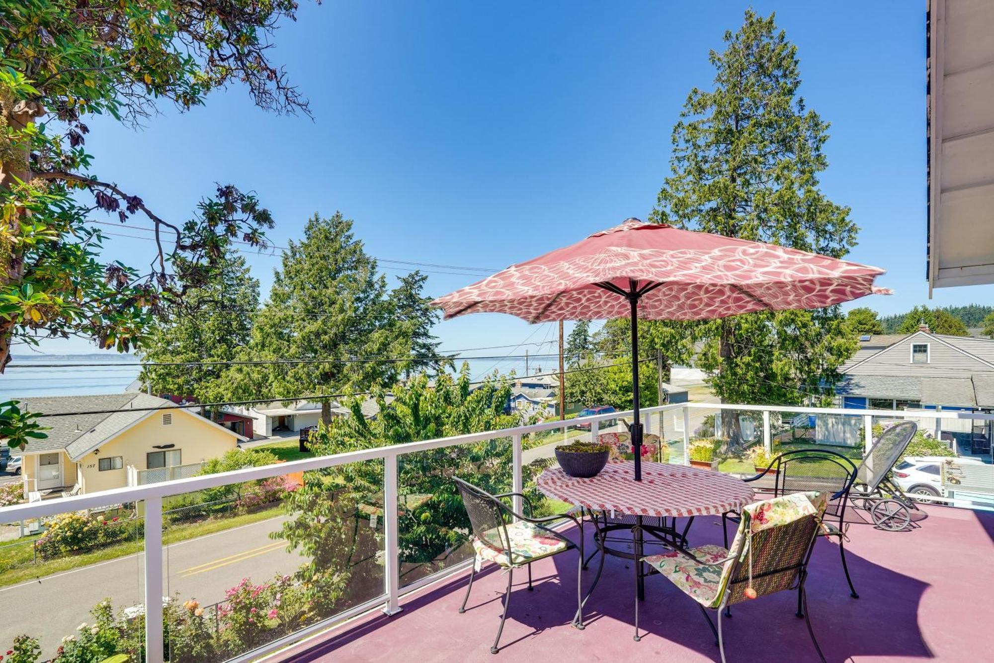 Camano Home With Ocean-View Deck - Walk To Water! Exterior photo